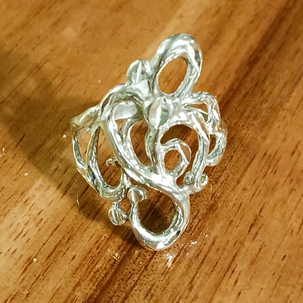 Sterling Silver Open Scrolled ISC 925 Ring.
